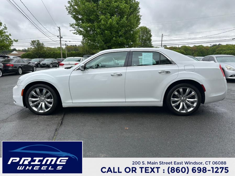 2018 Chrysler 300 Limited RWD photo