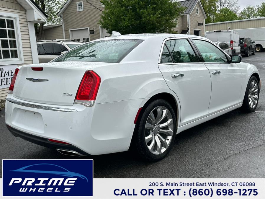 2018 Chrysler 300 Limited RWD photo
