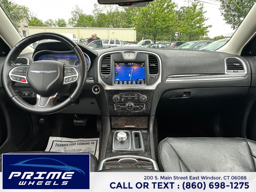2018 Chrysler 300 Limited RWD photo