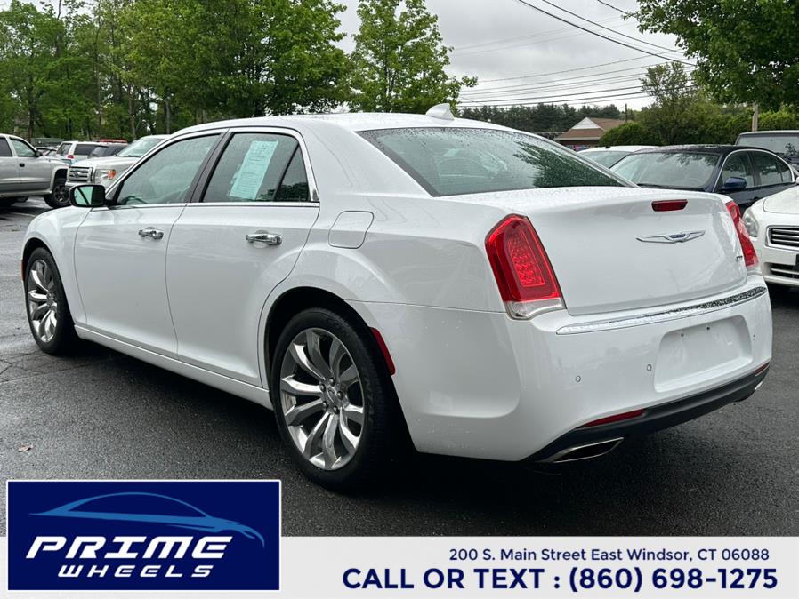 2018 Chrysler 300 Limited RWD photo