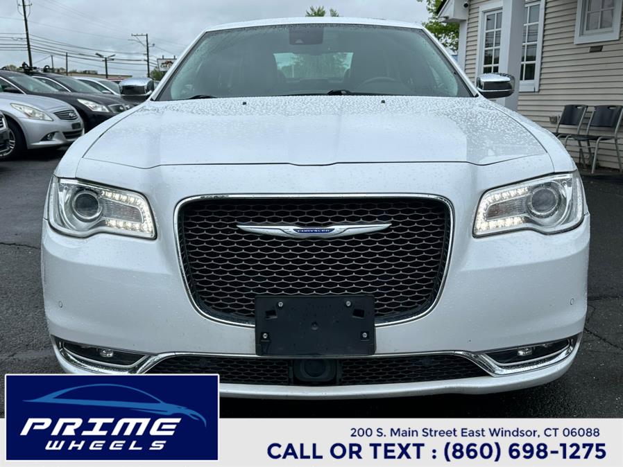 2018 Chrysler 300 Limited RWD photo
