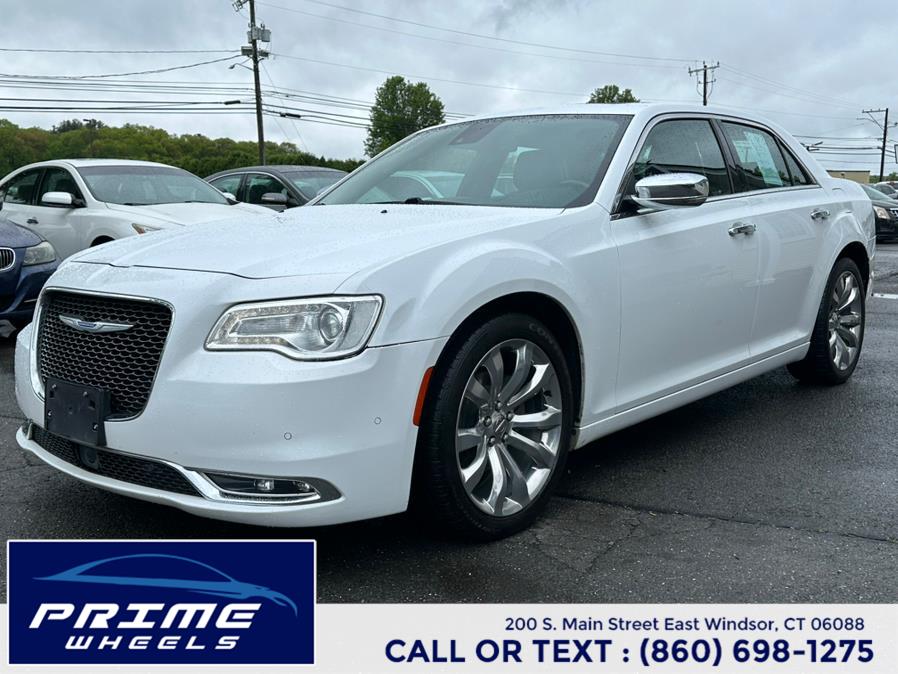2018 Chrysler 300 Limited RWD photo