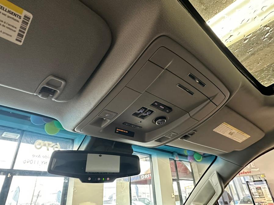 2018 Chevrolet Tahoe 4WD 4dr LT photo