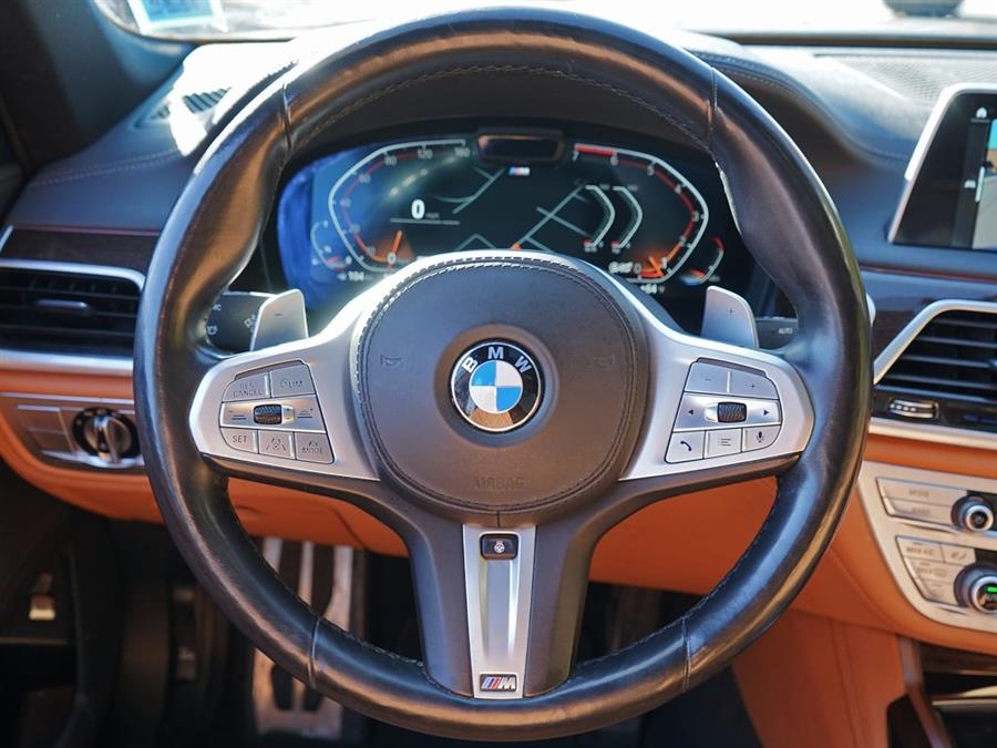 2022 BMW 7-Series 750i xDrive photo
