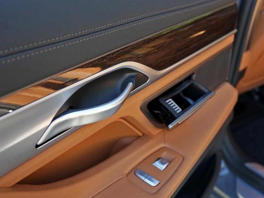 2022 BMW 7-Series 750i xDrive photo