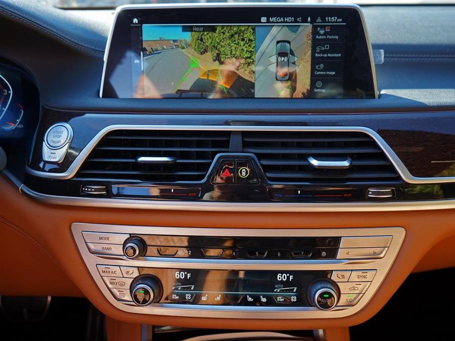 2022 BMW 7-Series 750i xDrive photo