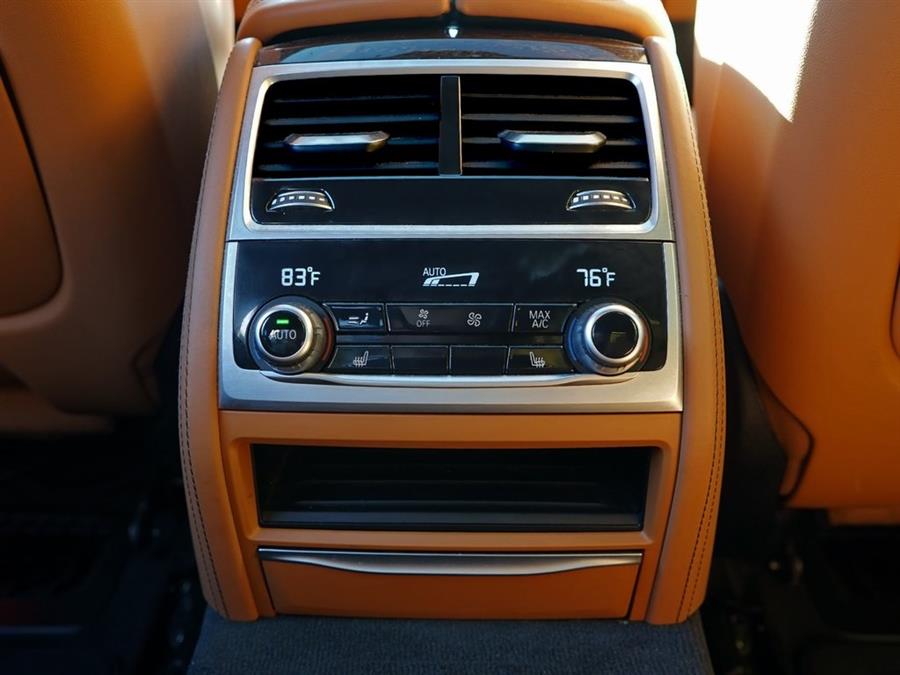 2022 BMW 7-Series 750i xDrive photo