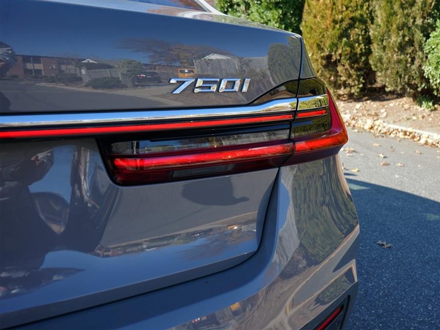 2022 BMW 7-Series 750i xDrive photo