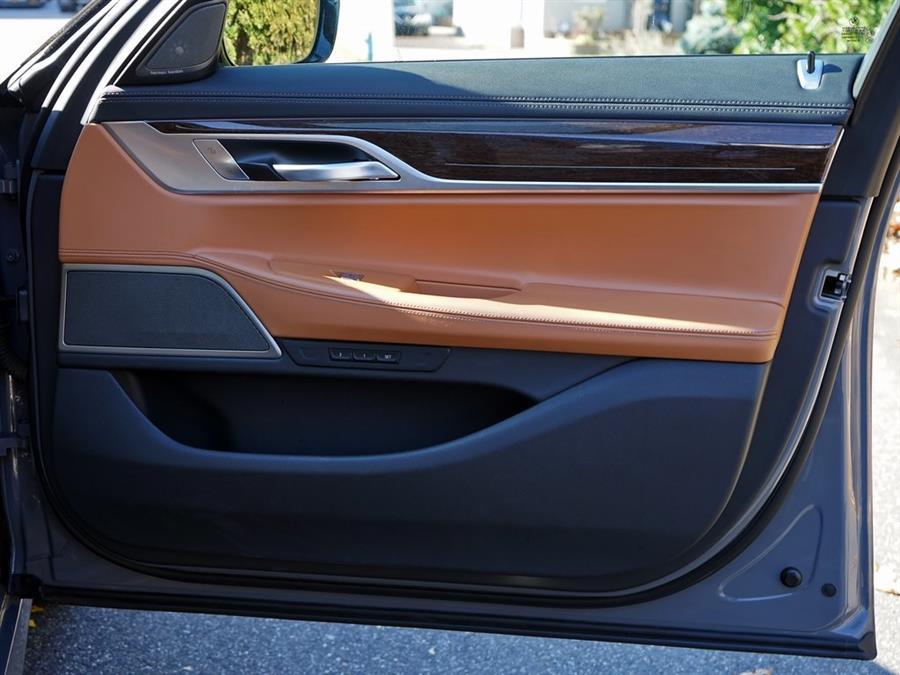 2022 BMW 7-Series 750i xDrive photo