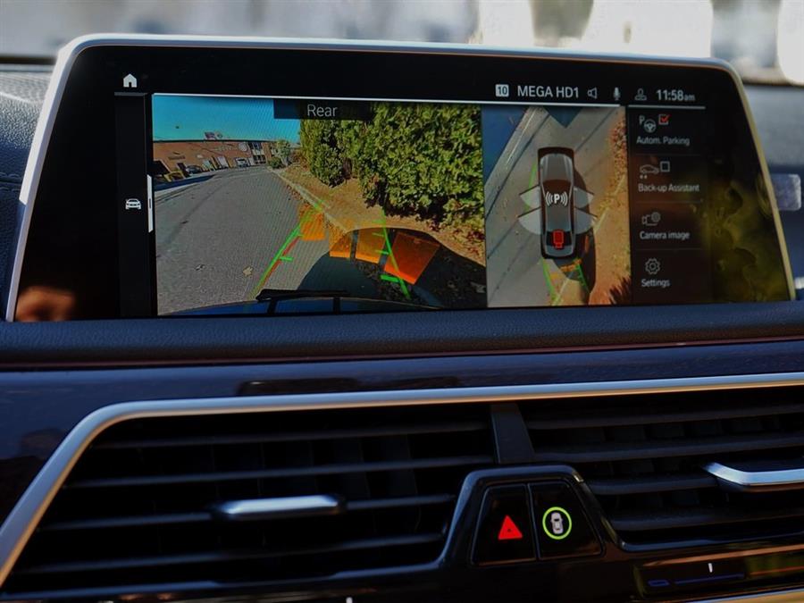 2022 BMW 7-Series 750i xDrive photo