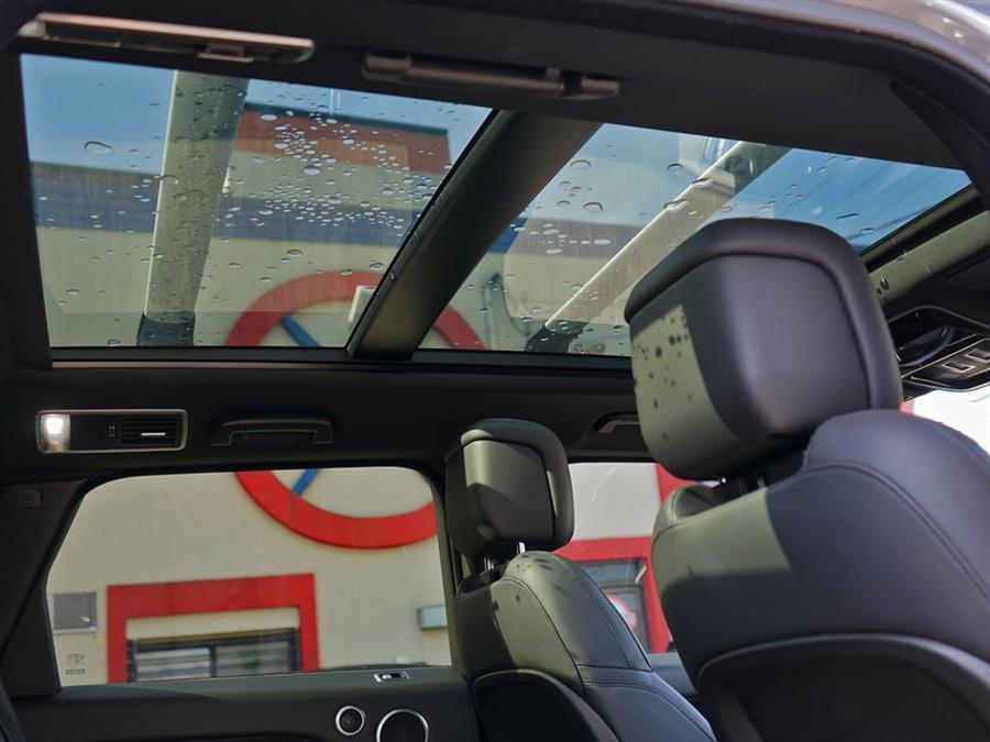 2020 Land Rover Range Rover Sport HSE photo