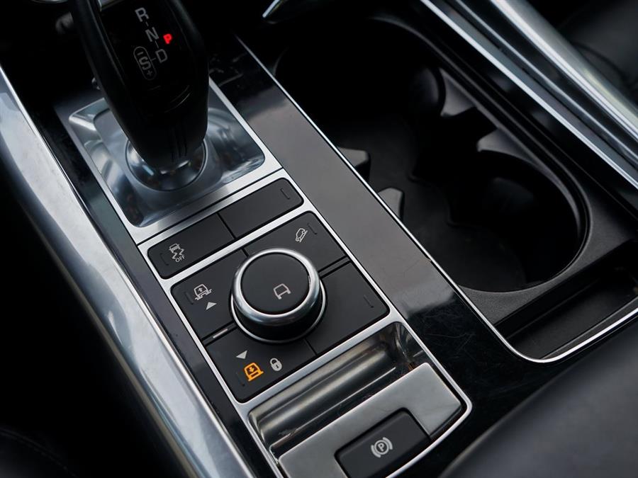 2020 Land Rover Range Rover Sport HSE photo