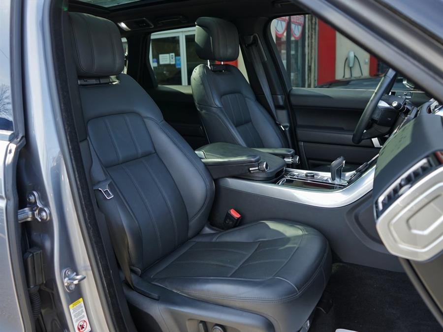 2020 Land Rover Range Rover Sport HSE photo