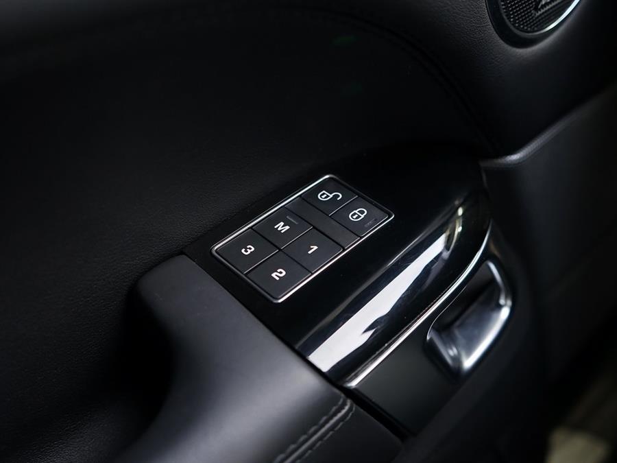 2020 Land Rover Range Rover Sport HSE photo
