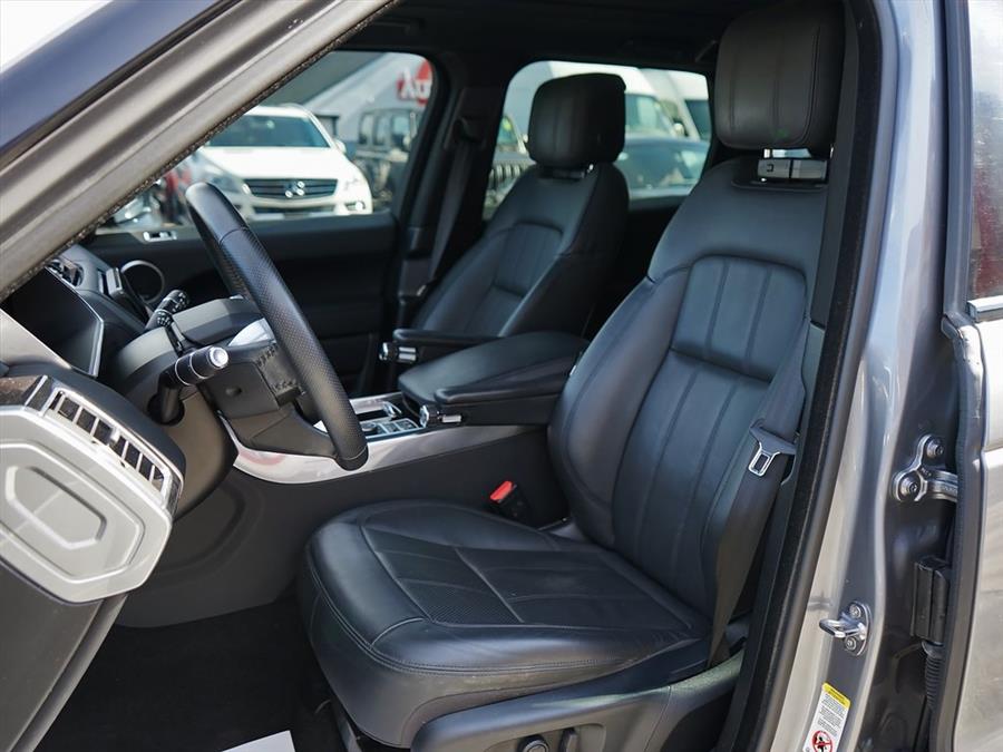2020 Land Rover Range Rover Sport HSE photo
