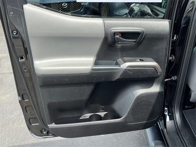 2021 Toyota Tacoma SR5 photo
