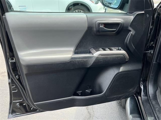 2021 Toyota Tacoma SR5 photo