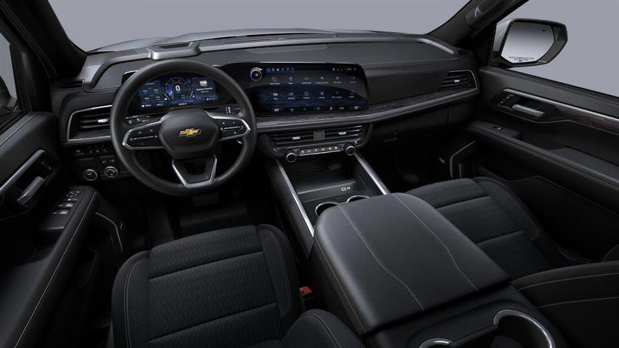2025 Chevrolet Suburban LS photo