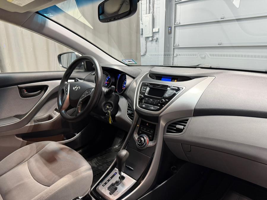 2013 Hyundai Elantra GLS photo