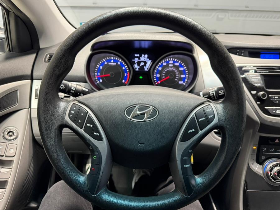 2013 Hyundai Elantra GLS photo