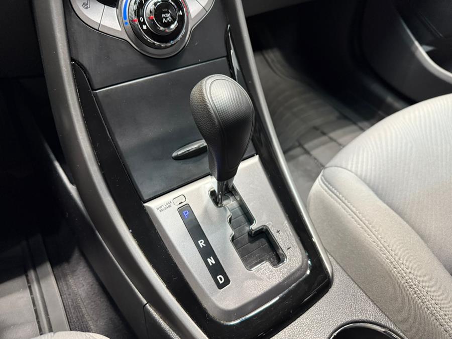 2013 Hyundai Elantra GLS photo