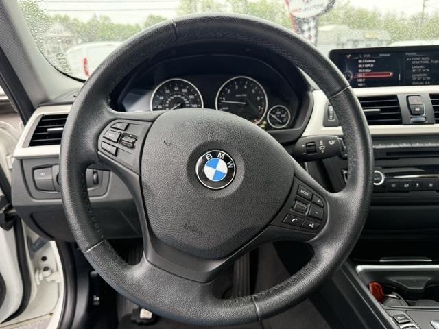 2015 BMW 3-Series 320i xDrive photo