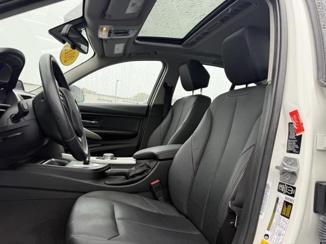 2015 BMW 3-Series 320i xDrive photo