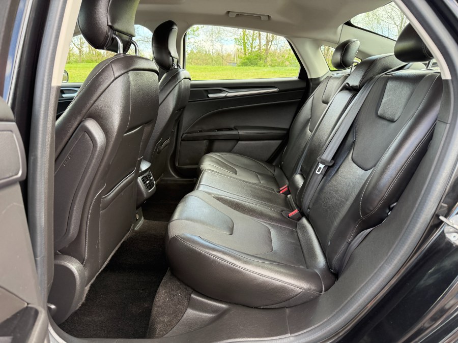 2015 Ford Fusion 4dr Sdn Titanium AWD photo
