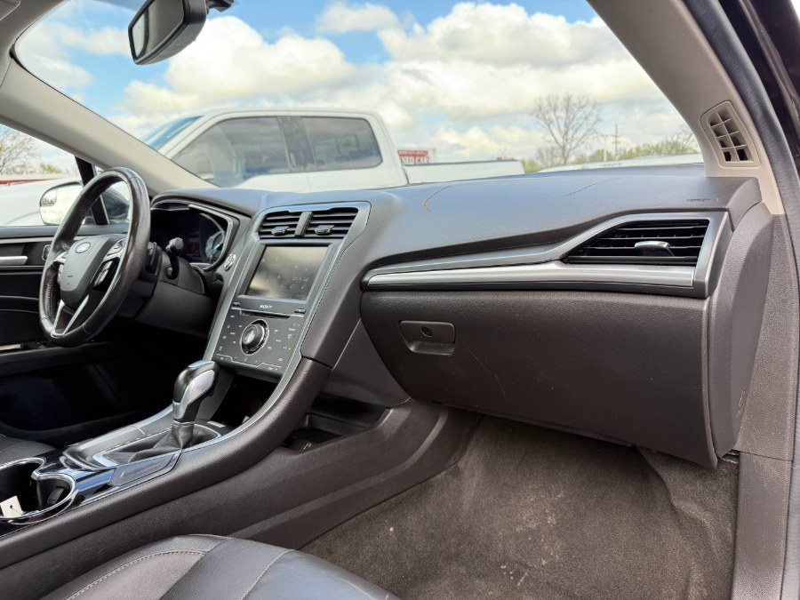 2015 Ford Fusion 4dr Sdn Titanium AWD photo