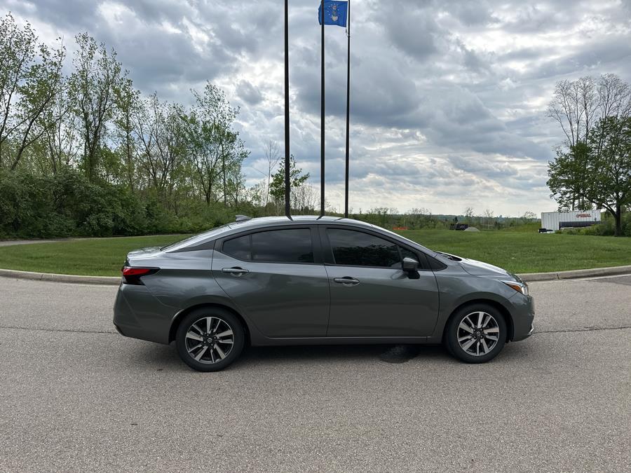 2021 Nissan Versa SV CVT photo