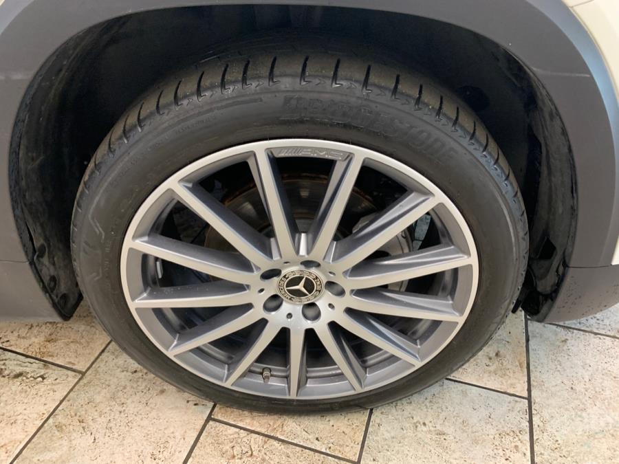 2021 Mercedes-Benz GLB GLB 250 4MATIC SUV photo