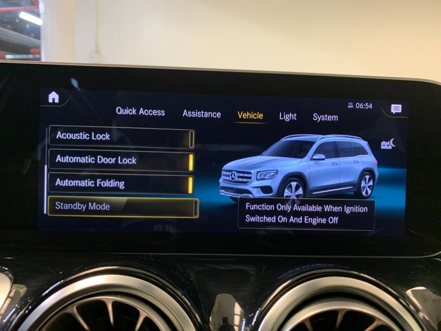 2021 Mercedes-Benz GLB GLB 250 4MATIC SUV photo