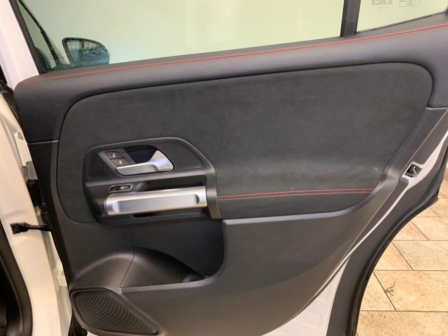 2021 Mercedes-Benz GLB GLB 250 4MATIC SUV photo