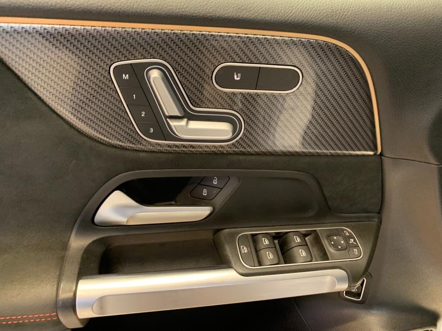 2021 Mercedes-Benz GLB GLB 250 4MATIC SUV photo