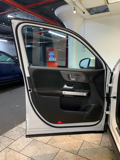 2021 Mercedes-Benz GLB GLB 250 4MATIC SUV photo