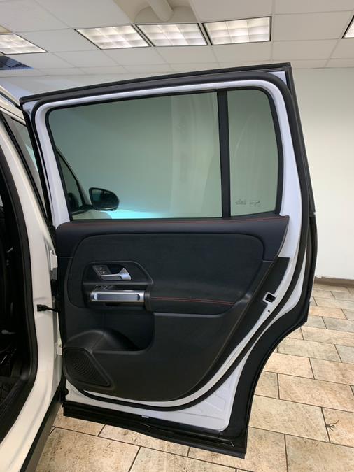 2021 Mercedes-Benz GLB GLB 250 4MATIC SUV photo