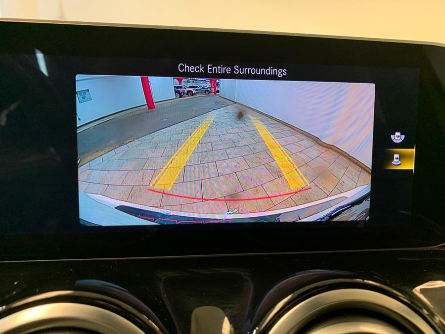 2021 Mercedes-Benz GLB GLB 250 4MATIC SUV photo