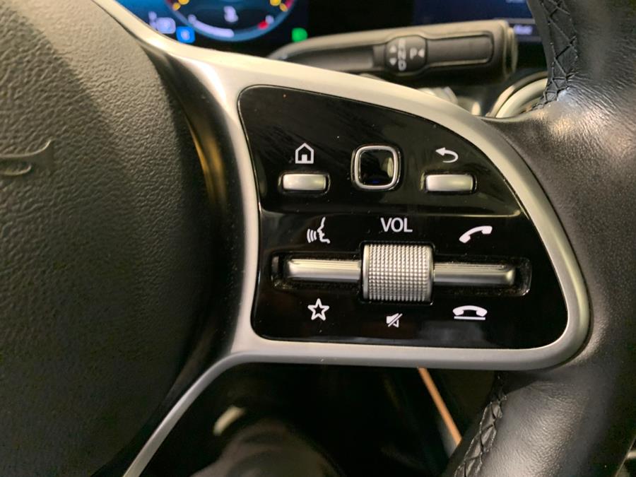 2021 Mercedes-Benz GLB GLB 250 4MATIC SUV photo