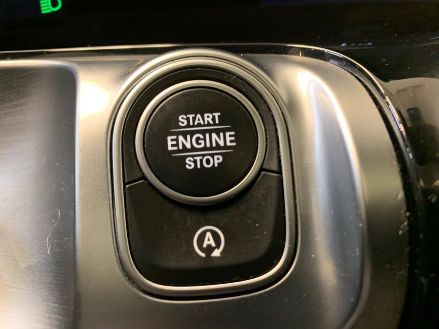 2021 Mercedes-Benz GLB GLB 250 4MATIC SUV photo