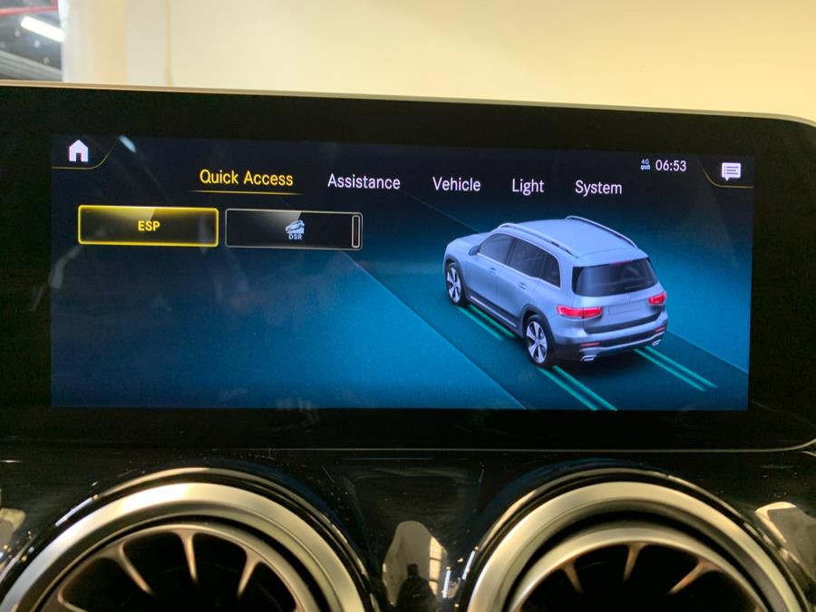 2021 Mercedes-Benz GLB GLB 250 4MATIC SUV photo