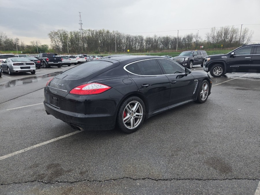 2013 Porsche Panamera Turbo photo