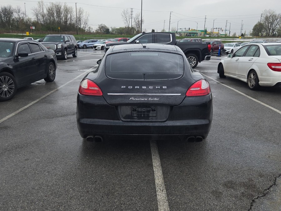 2013 Porsche Panamera Turbo photo