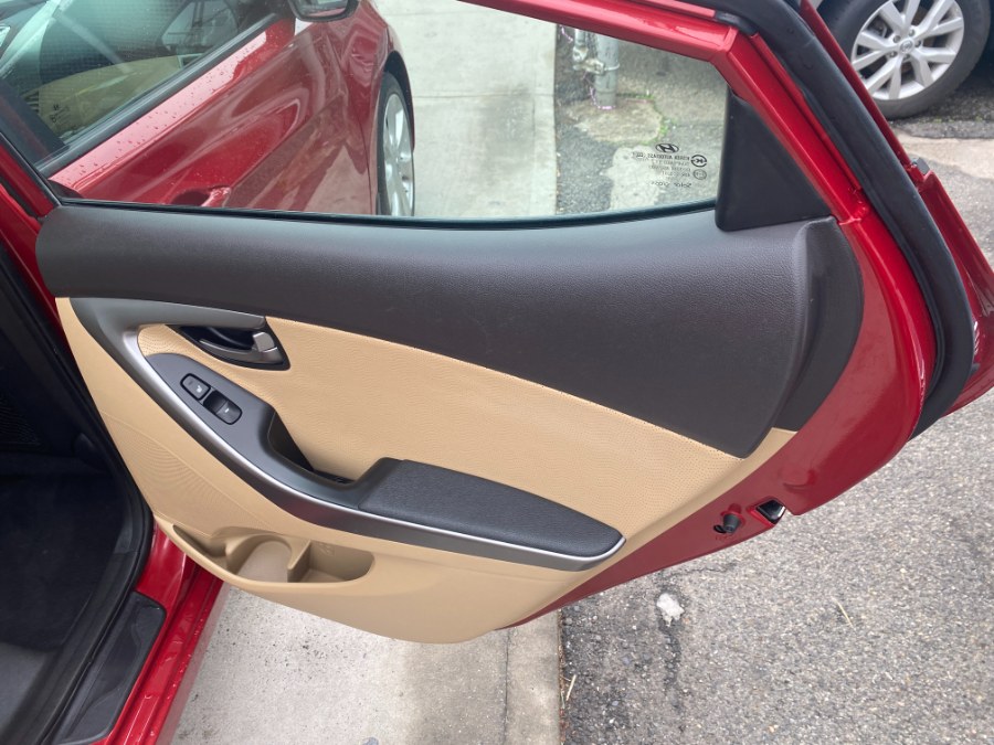2013 Hyundai Elantra GLS photo