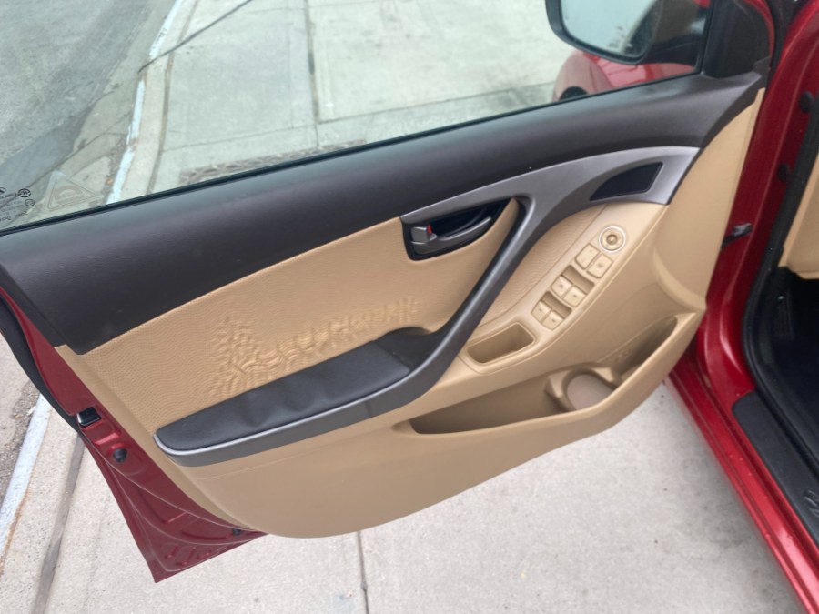 2013 Hyundai Elantra GLS photo