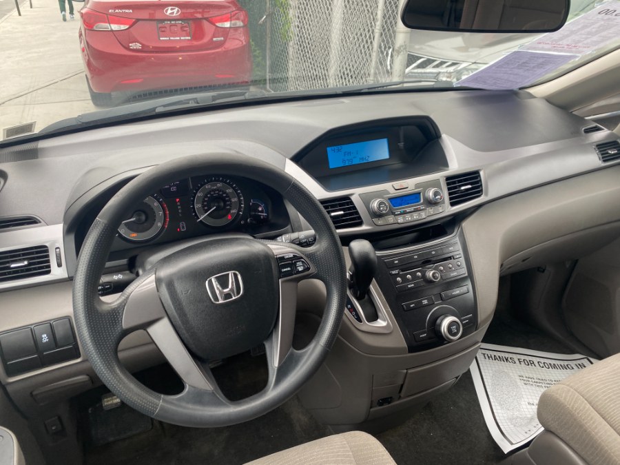 2012 Honda Odyssey LX photo