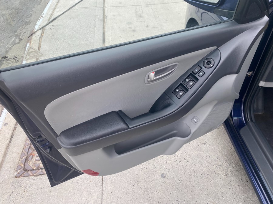 2009 Hyundai Elantra GLS photo