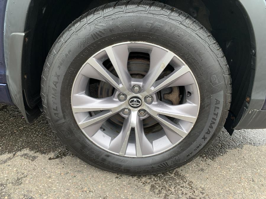 2016 Toyota Highlander AWD 4dr V6 LE (Natl) photo
