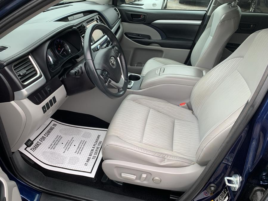2016 Toyota Highlander AWD 4dr V6 LE (Natl) photo