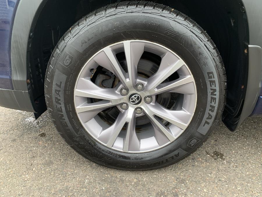 2016 Toyota Highlander AWD 4dr V6 LE (Natl) photo