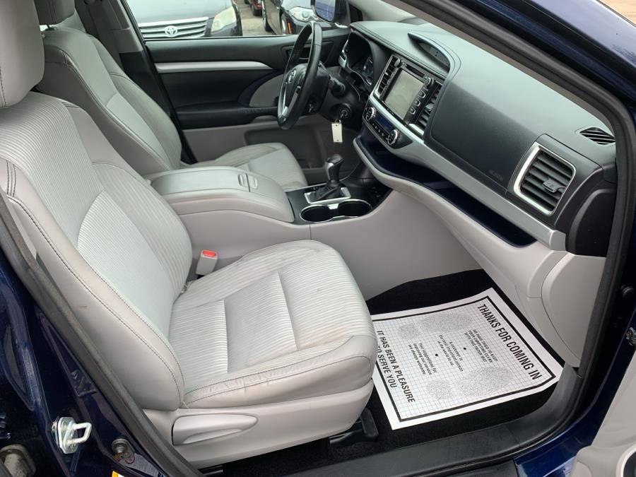 2016 Toyota Highlander AWD 4dr V6 LE (Natl) photo
